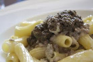 Read more about the article Pasta Norcina Rigatoni con salsiccia e tartufo