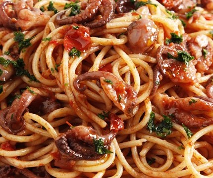 Read more about the article Spaghettini al sugo di polpo