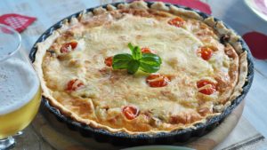 Read more about the article Torta salata di cipolle e pomodorini secchi